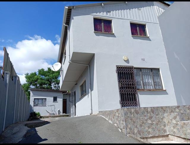 3 BEDROOM HOUSE FOR SALE IN MONTFORD